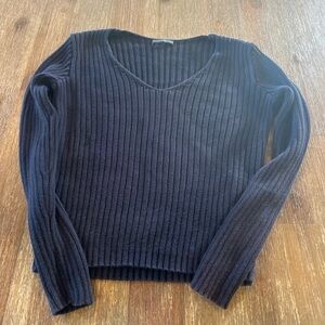Brandy Melville V-Neck Ribbed Navy Sweater